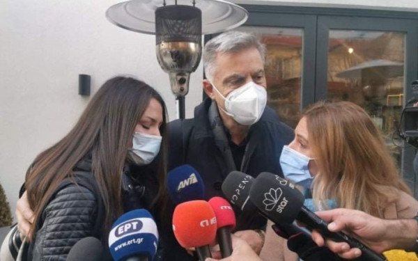 «Όλες οι γυναίκες να μιλήσουν. Ευχαριστώ για την αγάπη σας. Ελπίζω να βρω το δίκιο μου», είπε η 24χρονη έξω από το τμήμα (βίντεο-φωτ.)