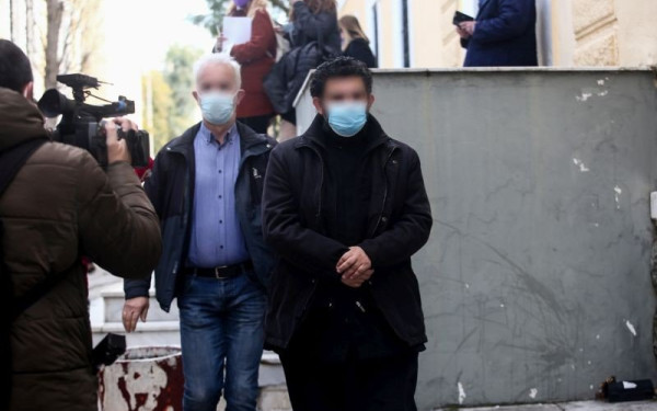 Στην Ευελπίδων σήμερα ο ιερέας: Απολογείται για το βιασμό της ανήλικης στα Κάτω Πατήσια - Επιμένει στην αθωότητά του