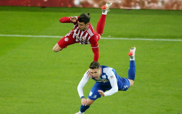 Super League: Ξανά στο +9 ο Ολυμπιακός