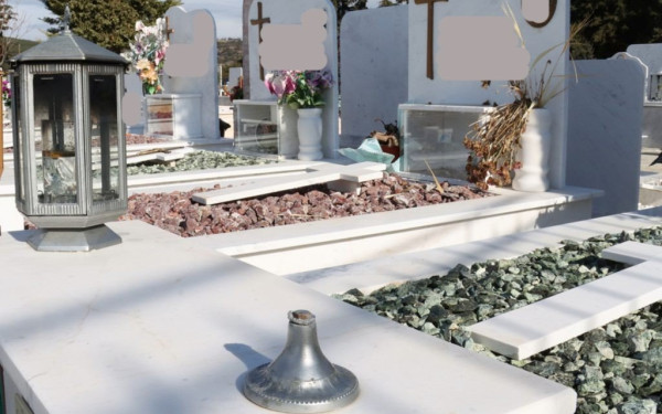 Νεοχωρούδα: Έκλεβαν καντήλια από τάφους - Τις συνέλαβε η αστυνομία