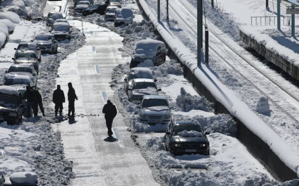 Οργή προκαλούν οι μαρτυρίες οδηγών που εγκλωβίστηκαν στην Αττική Οδό (βίντεο)