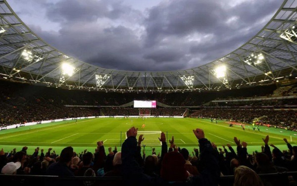 Αγγλία: Οι ανεμβολίαστοι φίλαθλοι ξαναμπαίνουν στα γήπεδα της Premier League