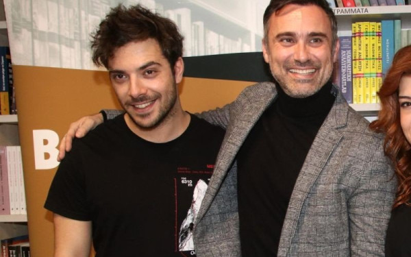 Γιώργος Καπουτζίδης: Δακρυσμένος μιλάει επί σκηνής για την απώλεια του Πάνου Νάτση (βίντεο)