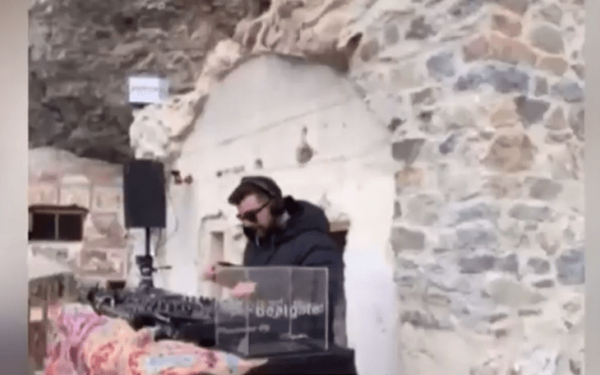 Βίντεο από τουρκική πρόκληση: Έδωσαν την Παναγία Σουμελά για γυρίσματα βίντεο κλιπ 