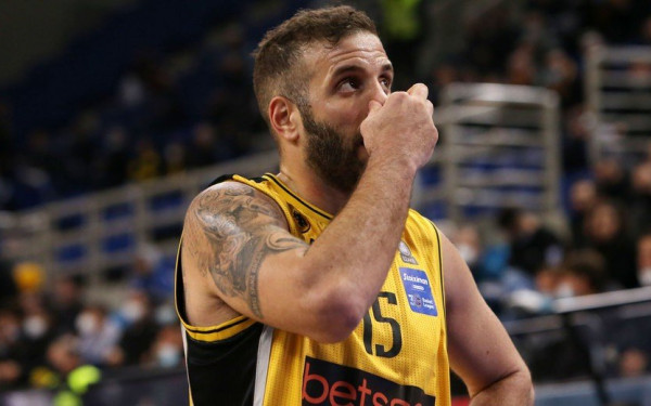 Ξέσπασμα του μπασκετμπολίστα Νίκου Παππά για τη δολοφονία του Άλκη (βίντεο)