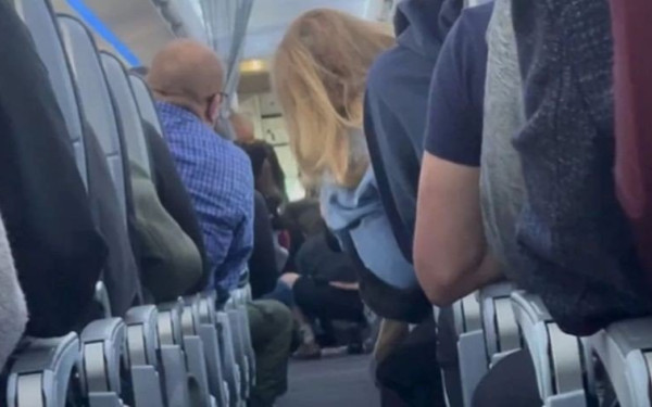 Μάνα και κόρη έκαναν άνω-κάτω πτήση από το Μάντσεστερ στο Ηράκλειο και συνελήφθησαν