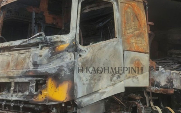 «Euroferry Olympia»: Ολοκληρώθηκε η απομάκρυνση των καμένων οχημάτων από δύο γκαράζ