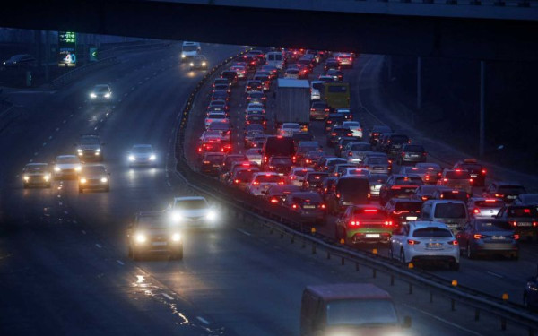 Ώρες αγωνίας για τους κατοικους του Κιέβου - Εστάλησαν SMS με οδηγίες για εκκένωση