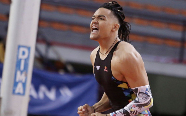 Ο Καραλής ζει επικίνδυνα και το χαίρεται (βίντεο)