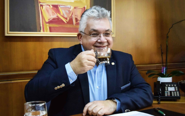 Πρωινός καφές με τον πρύτανη του ΑΠΘ Νίκο Παπαϊωάννου