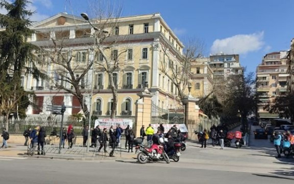 Διανομείς Θεσσαλονίκης: Διαμαρτυρία και μοτοπορεία για μέτρα προστασίας (βίντεο-φωτ.)