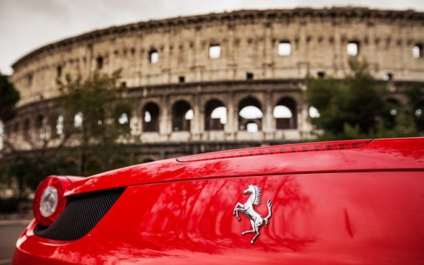 Νέα μοντέλα φέρνουν Ferrari και BMW κάνοντας στροφή προς το αλουμίνιο