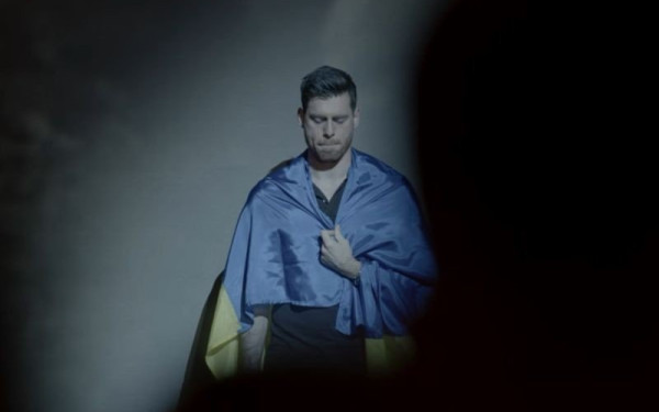 Συγκίνηση και οργή με φόντο την Ουκρανία στη χθεσινή παράσταση του Οθέλλου (βίντεο)