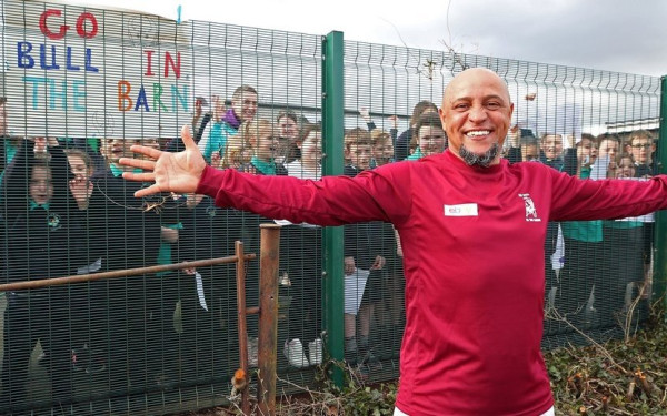 Αγωνία για τον θρυλικό Ρομπέρτο Κάρλος - Νοσηλεύεται με επιπλοκές μετά από εγχείρηση καρδιάς