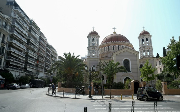 Η Μητρόπολη Θεσσαλονίκης «ανοίγει» στην πόλη: Δημιουργείται νέα μεγάλη πλατεία με την αφαίρεση του περιτοιχίσματος (βίντεο)