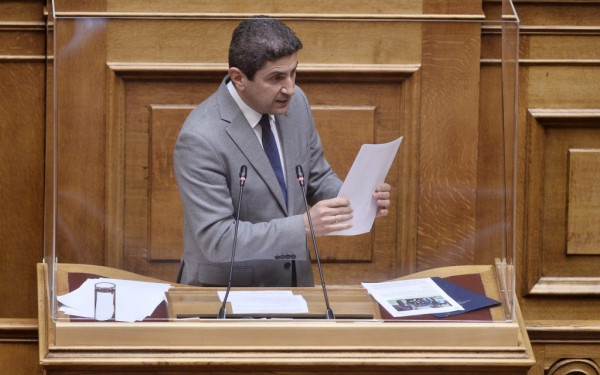 Βουλή -αθλητικό νομοσχέδιο: Το ιδιώνυμο, η «κουκουλοφορία» και οι αυστηρότερες ποινές στο επίκεντρο