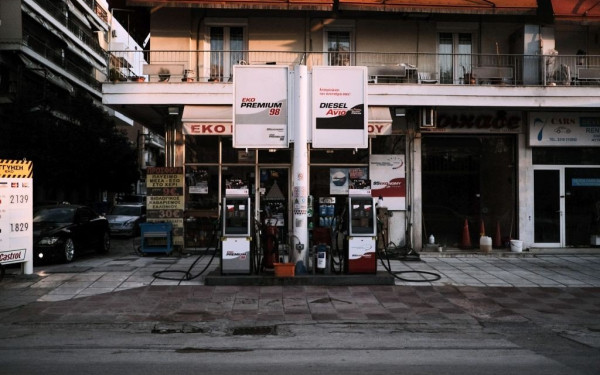 Πρόστιμα ύψους 20.000 ευρώ σε τέσσερα πρατήρια υγρών καυσίμων στην Αττική και στη Θεσσαλονίκη	