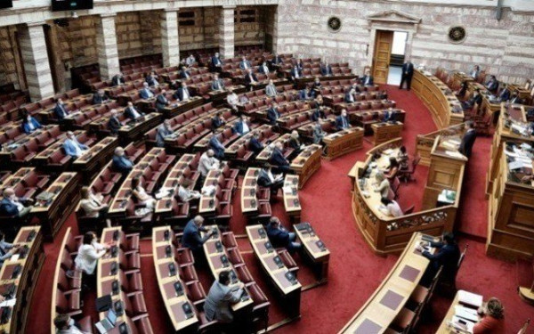 Ψηφίστηκε το νέο νομοσχέδιο για την οπαδική βία