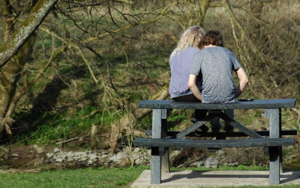 Έρευνα: Οικονομικοί λόγοι και εργασιακή ανασφάλεια αποτρεπτικοί στη δημιουργία οικογένειας