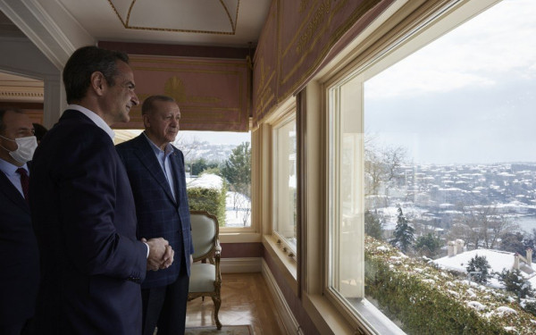 Τουρκία: Πυρά αντιπολίτευσης στον Ερντογάν - Μετά το «Μητσοτάκης γιοκ» ίσως γίνει και κουμπάρος του! (βίντεο)