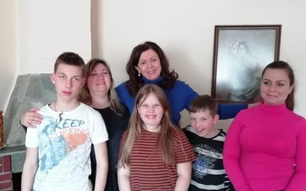 Σκύδρα: Oικογένεια μουσικών εγκατέλειψε την Ουκρανία με τέσσερα μουσικά όργανα και βρήκε καταφύγιο στα Σεβαστιανά