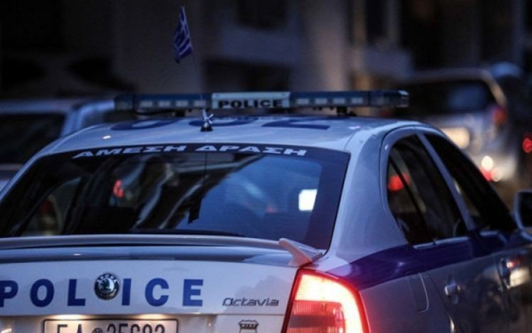 Ηλιούπολη: Μητέρα και γιος βρέθηκαν νεκροί στο σπίτι τους με τραύματα από όπλο Ηλιούπολη: Μητέρα και γιος βρέθηκαν νεκροί στο σπίτι τους με τραύματα από όπλο