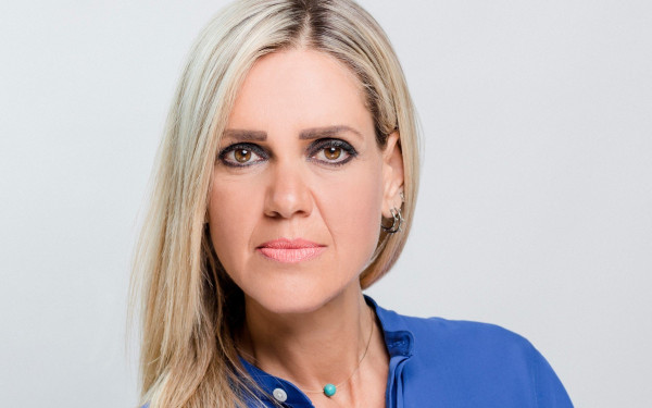 Έτσι καρατόμησαν την Σύνθια Σάπικα από την ΕΡΤ3