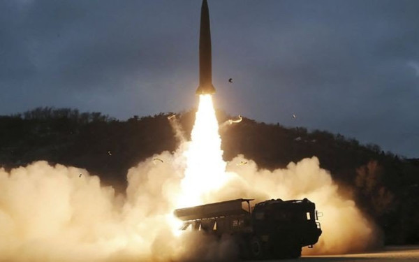 Αντιπρόεδρος ΗΠΑ για εκτόξευση νέου βαλλιστικού πυραύλου από τη Β. Κορέα: «Κατάφωρη παραβίαση» των αποφάσεων του ΟΗΕ