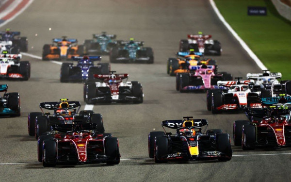 Φόρμουλα 1: Η Ferrari επέστρεψε! Μεγάλη νίκη του Λεκλέρκ και 1-2 στο πόντιουμ με τον Σάινθ (βίντεο)