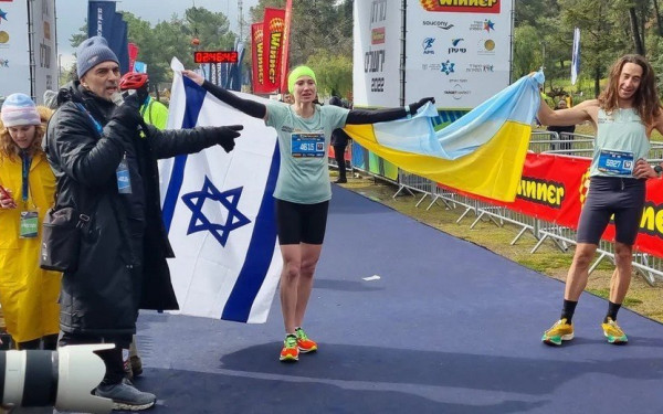 Ουκρανή πρόσφυγας νίκησε στον μαραθώνιο της Ιερουσαλήμ (βίντεο)