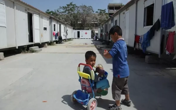 Ολοκληρώθηκε η εκκένωση της δομής μεταναστών του Ελαιώνα