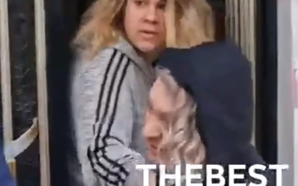 Βίντεο: Πολιορκούν το σπίτι των νεκρών παιδιών στην Πάτρα - Έγραψαν "θάνατος στους παιδοκτόνους"