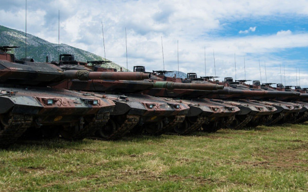 Ουκρανία: 120-140 άρματα στο «πρώτο κύμα» παραδόσεων από τη Δύση