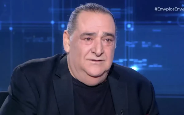 Αγνώριστος ο Βασίλης Καρράς μετά το χειρουργείο - Δείτε τον με λευκά μαλλιά και μούσι (φωτ.)