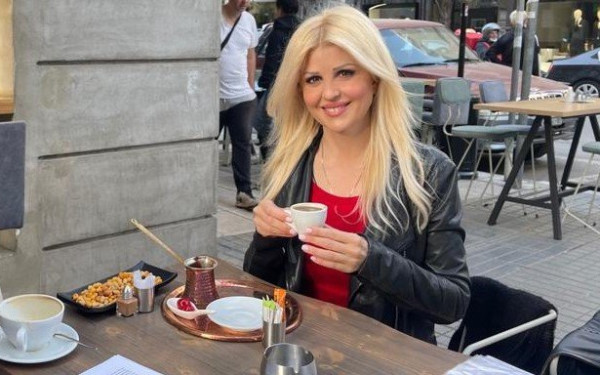 Πρωινός καφές με την Ελενα Ράπτη