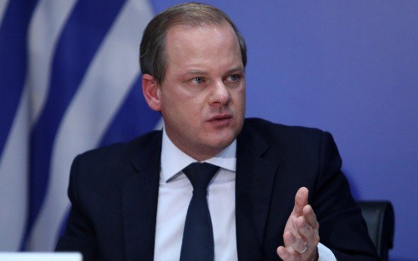 Παρέμβαση Ρουβίκωνα στο γραφείο του Κώστα Καραμανλή 