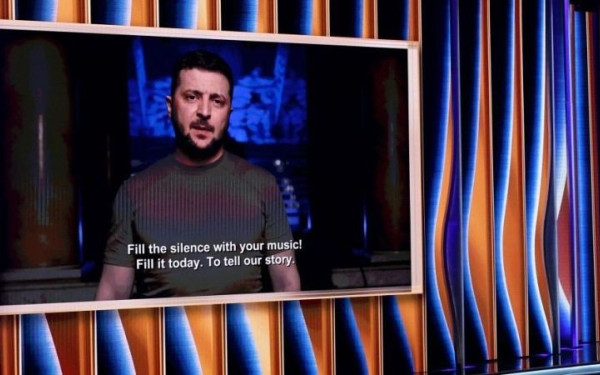 Ζελένσκι στα Βραβεία Grammy: "Γεμίστε τη σιωπή θανάτου με τη μουσική σας. Πείτε την αλήθεια για τον πόλεμο" (βίντεο)