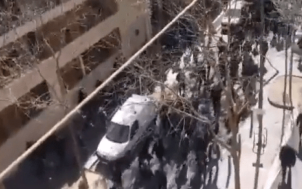 Πορεία οπαδών του ΠΑΟΚ και της Παρτιζάν στη Μασσαλία (βίντεο)