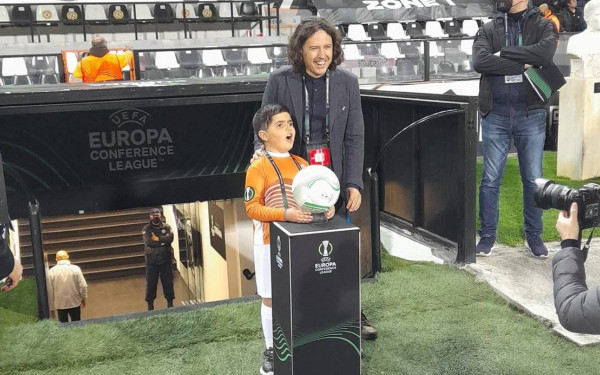 ΠΑΟΚ: Η ξεχωριστή επίσκεψη του Λέανδρου στην τελευταία προπόνηση πριν το ντέρμπι (βίντεο)