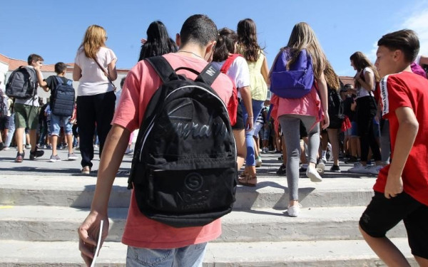 Σχολικές εκδρομές: Θα επιστρέφουν στα σπίτια τους οι «άτακτοι» μαθητές - Στους γονείς ο λογαριασμός για τα έξοδα μεταφοράς