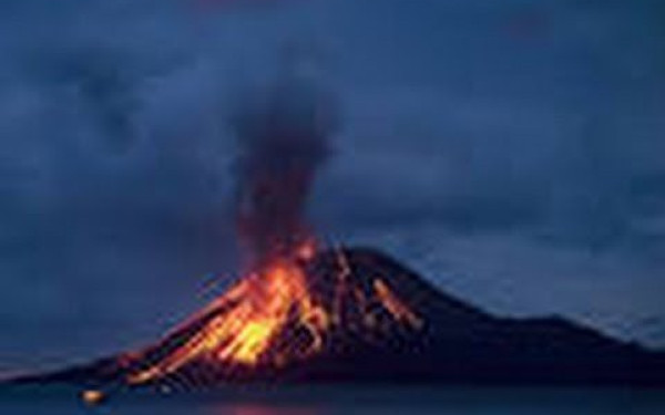 Ιταλία: Ηφαιστειακή δραστηριότητα και σεισμός με τσουνάμι 1,5 μέτρου (βίντεο)