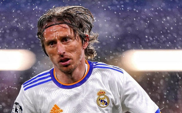 Λούκα Μόντριτς: Το παιδί του πολέμου έμαθε ποδόσφαιρο σε πάρκινγκ ξενοδοχείου προσφύγων (βίντεο)