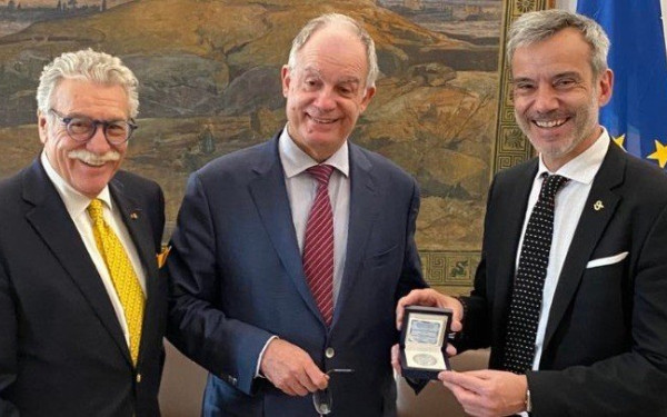 Επίσκεψη Ζέρβα - Σαλτιέλ στον Πρόεδρο της Βουλής: Κοινό αίτημα για καθιέρωση της 6ης Μαρτίου ως Ημέρας Μνήμης των Δικαίων