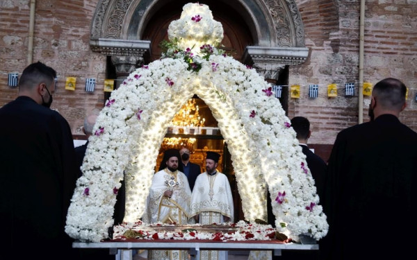 Ο Επιτάφιος Θρήνος της Μεγάλης Παρασκευής και οι Επιτάφιοι της Θεσσαλονίκης