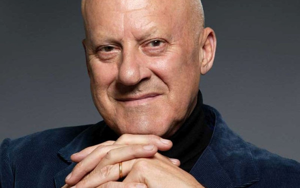 Ο αρχιτέκτονας που ανακαίνισε το Ράιχσταγκ προσφέρθηκε να ανοικοδομήσει το Χάρκοβο