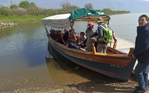 Σέρρες: Πάσχα στην Κερκίνη – Καραβάκια στη λίμνη, άλογα για περιήγηση στο καταπράσινο δάσος και ταβέρνες με τοπικά φαγητά