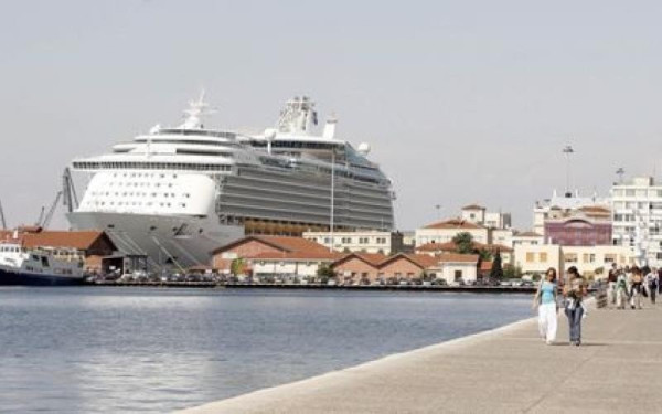 Θεσσαλονίκη: Έδεσε στο λιμάνι της πόλης το "Celestyal Crystal" 