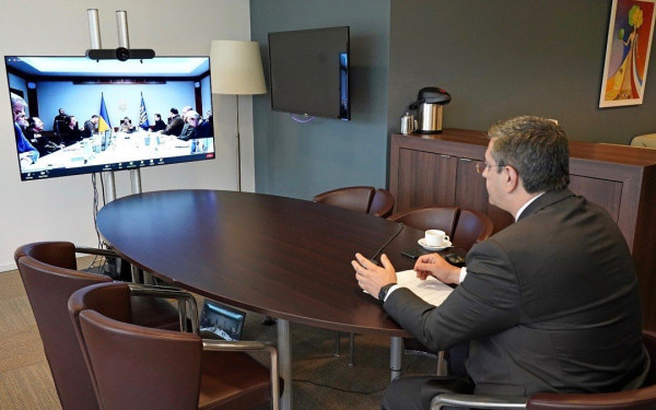 Eπικοινωνία Τζιτζικώστα - Ζελένσκι με τηλεδιάσκεψη: «Είμαστε έτοιμοι να σας βοηθήσουμε να ξαναχτίσετε την Ουκρανία»