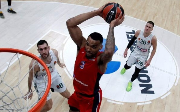 Μπάσκετ: Παίκτης της ΤΣΣΚΑ έκανε γνωστό ότι δέχεται απειλές από τη ρωσική ομάδα