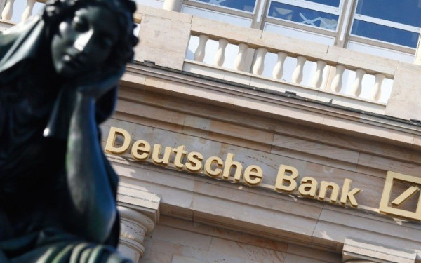 Deutsche Bank: Νέα «βουτιά» 13% στη μετοχή της - Έχασε το 1/5 της αξίας της σε ένα μήνα